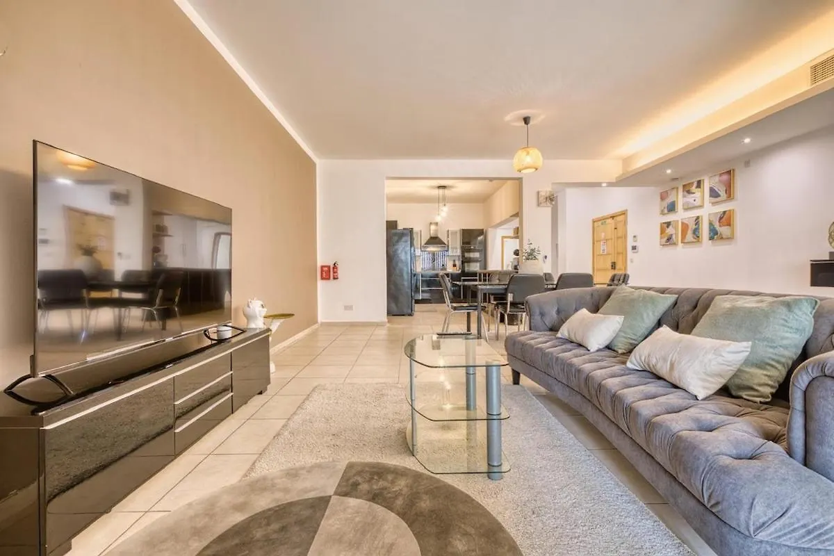 Spacious 3 Bedroom Apt In St Julians Saint Julian's 0*,  Malta