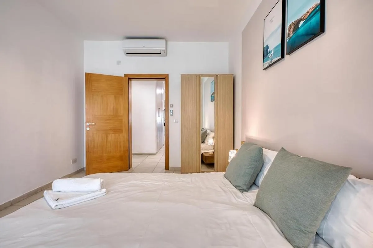 Spacious 3 Bedroom Apt In St Julians Saint Julian's Apartment