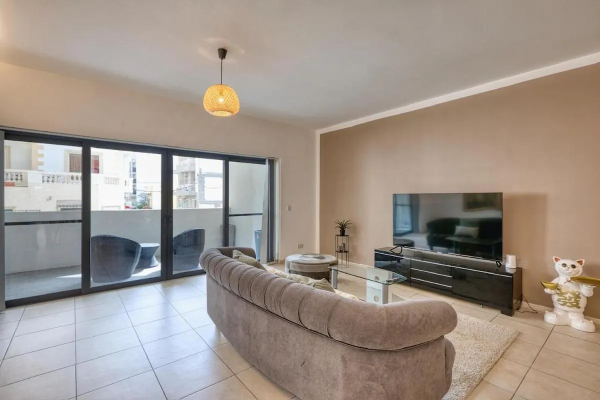 Apartment Spacious 3 Bedroom Apt In St Julians Saint Julian's