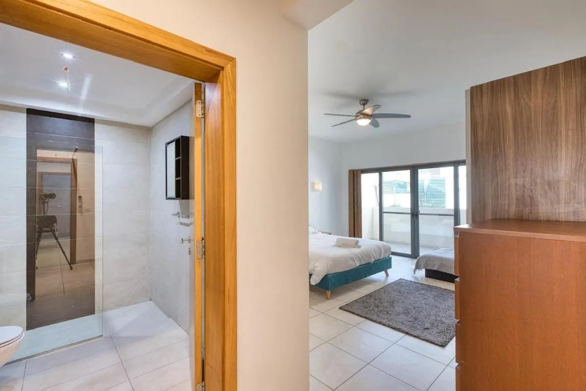 Spacious 3 Bedroom Apt In St Julians Saint Julian's Apartment