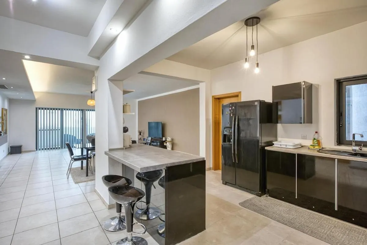 Spacious 3 Bedroom Apt In St Julians Saint Julian's 0*,  Malta