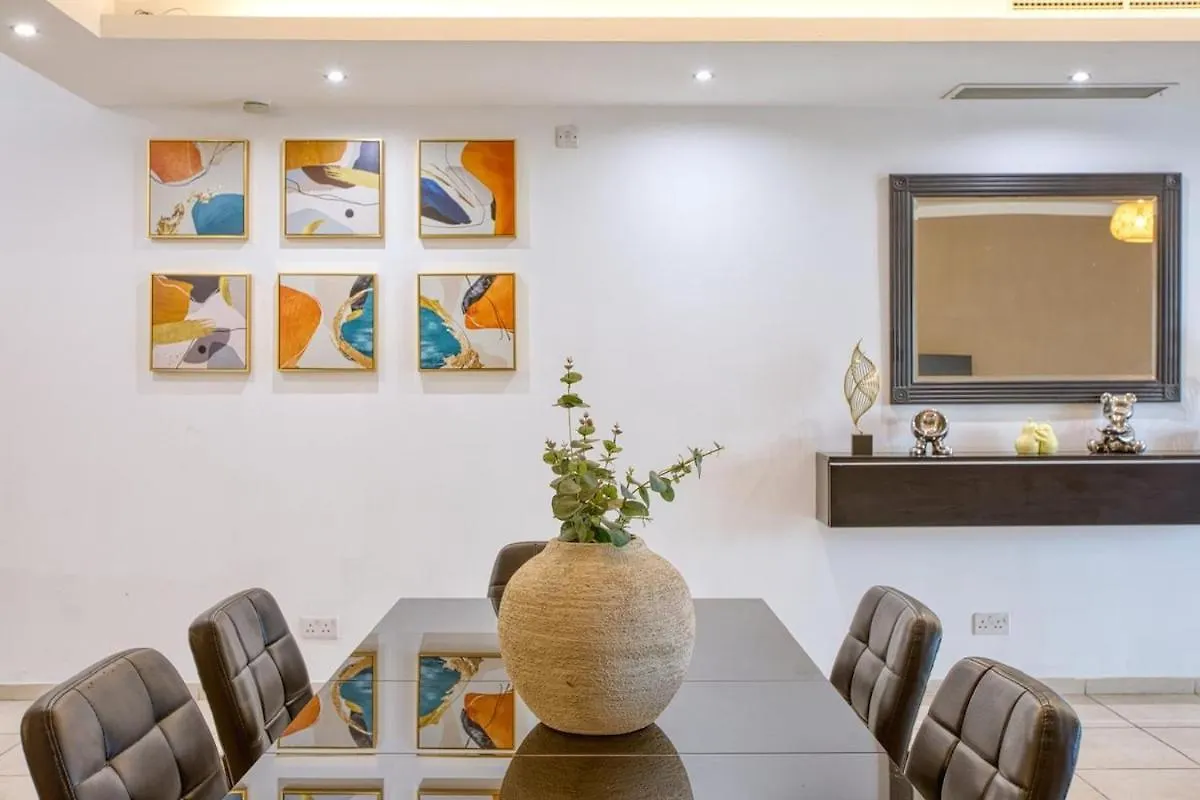 Spacious 3 Bedroom Apt In St Julians Saint Julian's Apartment