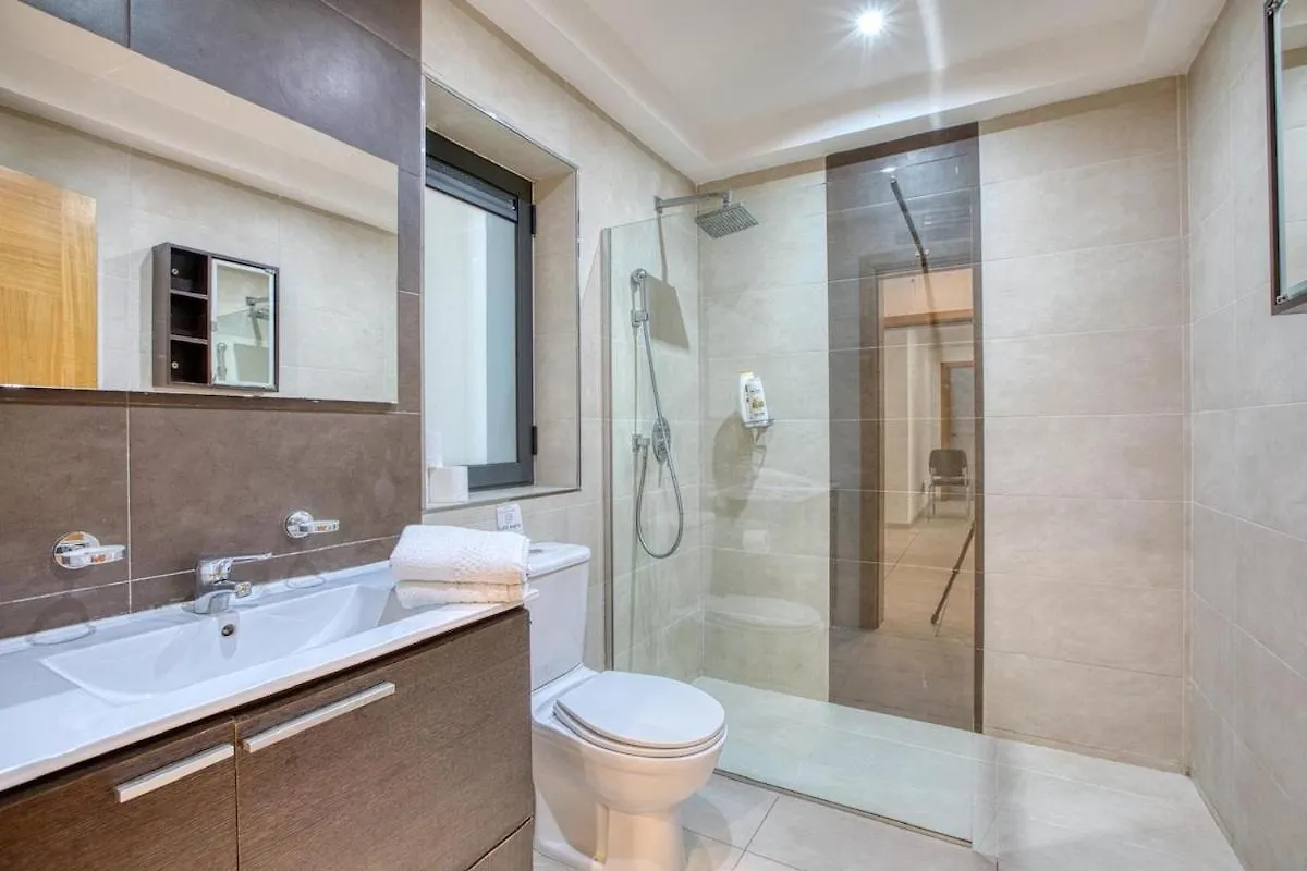 Spacious 3 Bedroom Apt In St Julians Saint Julian's 0*,