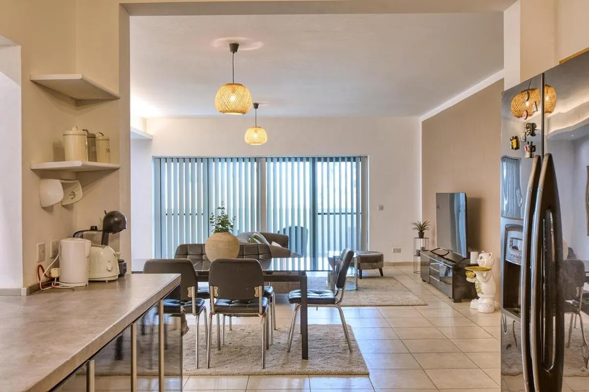 Apartment Spacious 3 Bedroom Apt In St Julians Saint Julian's