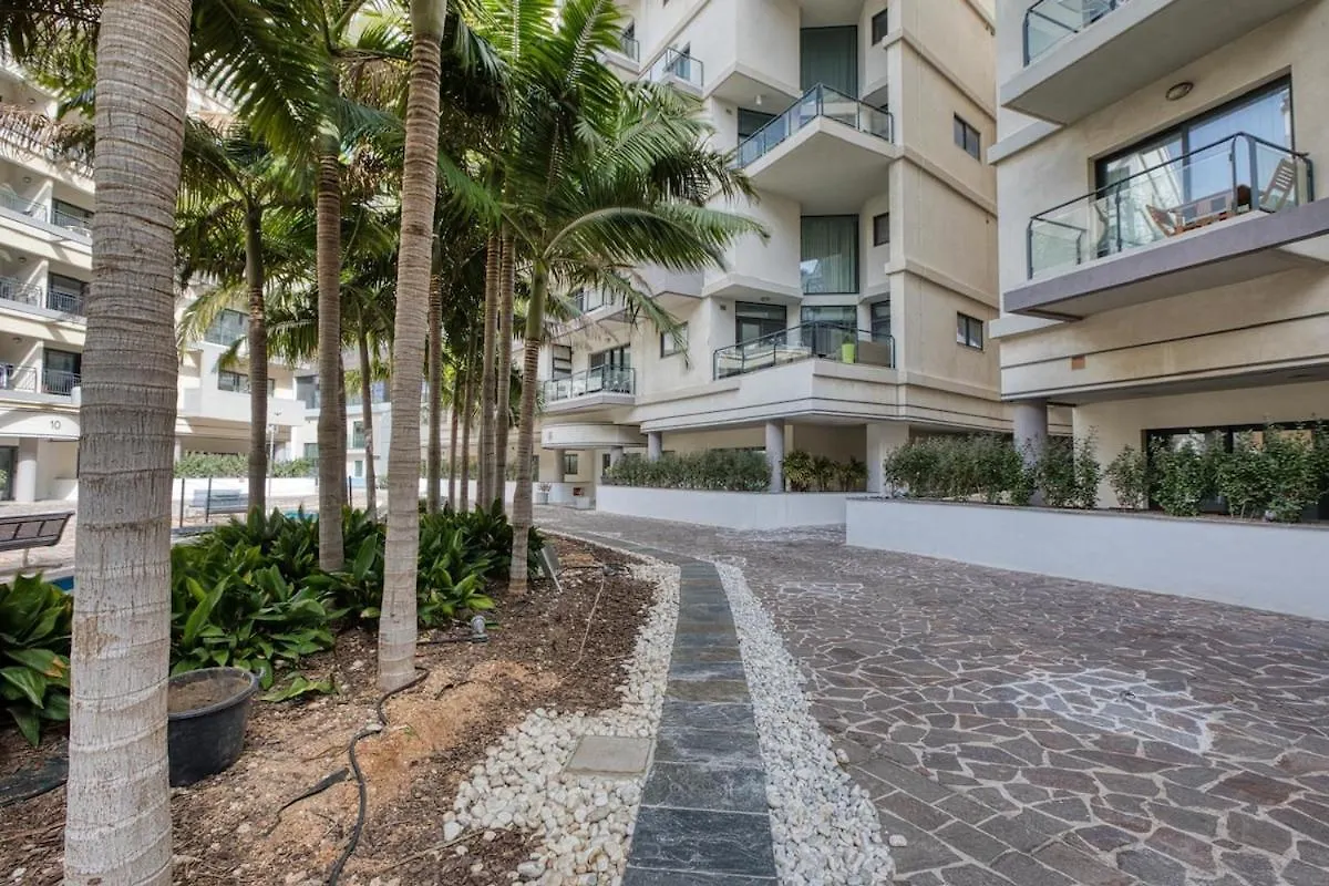 Spacious 3 Bedroom Apt In St Julians Saint Julian's Apartment