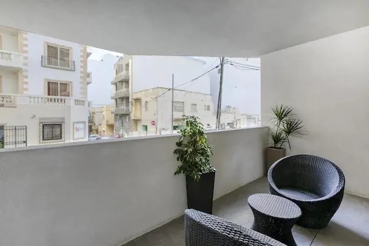 Spacious 3 Bedroom Apt In St Julians San Giuliano Appartamento