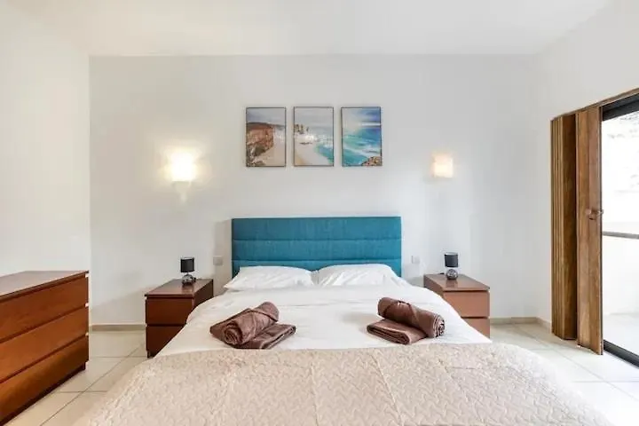 Spacious 3 Bedroom Apt In St Julians San Giuliano 0*,
